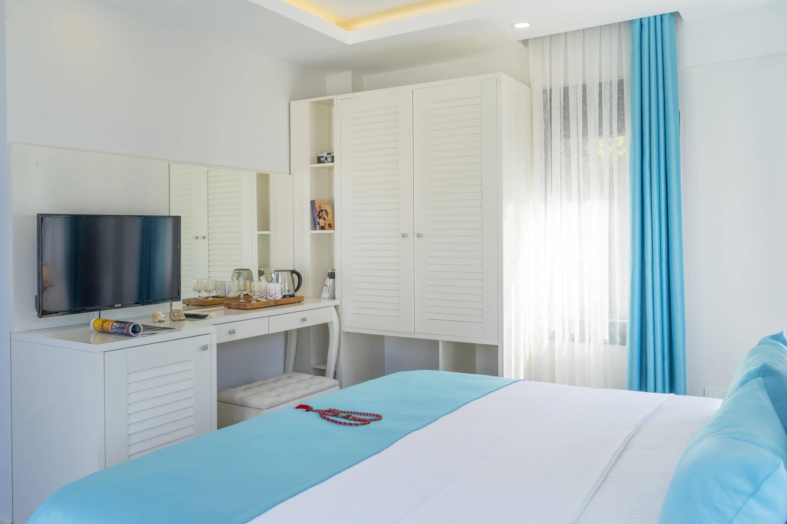 Monastery Suites Hotel-Fethiye Oludeniz Bagian luar foto
